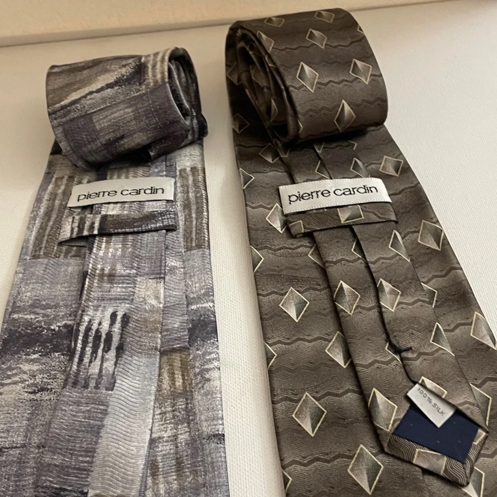 Pierre Cardin set of 2 Gray diamonds and abstract Patterned Ties 100% silk 4x58